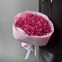 Букет из малиновых французских роз